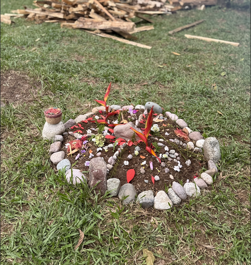A flower altar built on the earth